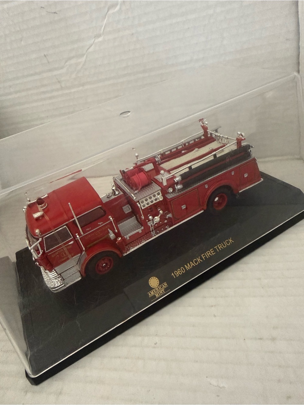 American Mint 3042001  ~ 1960 Mack Fire Truck Die Cast Metal No Box